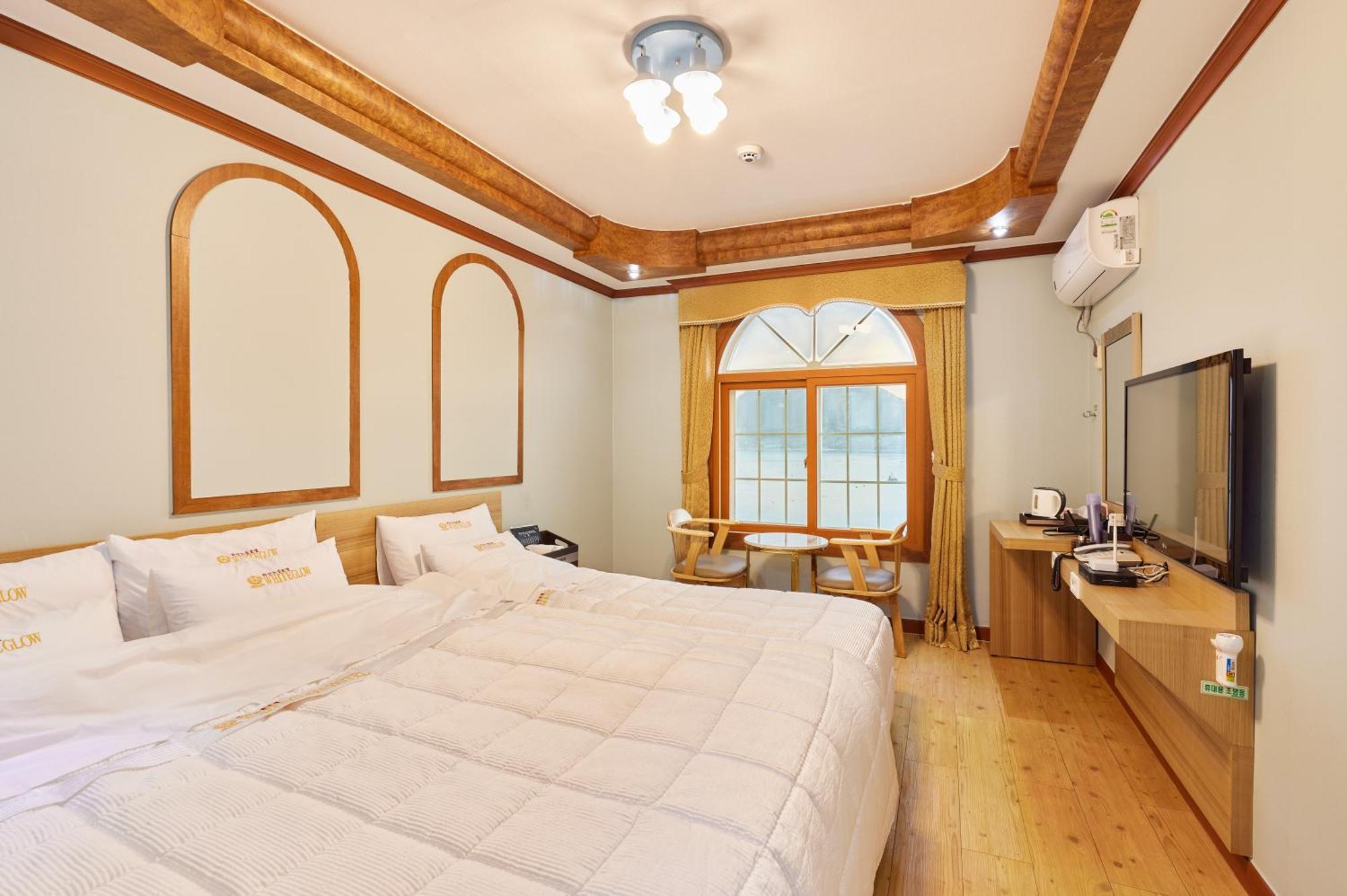Goheung Hayan Noeul Hotel Szoba fotó